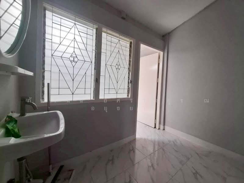 For Sale - บ้านเคหะร่มเกล้า ซอยเคหะร่มเกล้า 25 แยก 3 ถนนเคหะร่มเกล้า แขวงคลองสองต้นนุ่น เขตลาดกระบัง กรุงเท, Bangkok