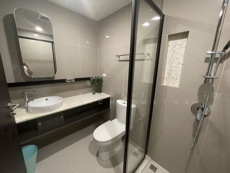 XT Huaikhwang, Bangkok, 244 Ratchadaphisek Road, Huai Khwang, Huai Khwang, Bangkok, 2 Bedrooms, 69 sqm, Condo For Rent, by Pensasi Ongphichetmetha, 500214997 - DDproperty.com