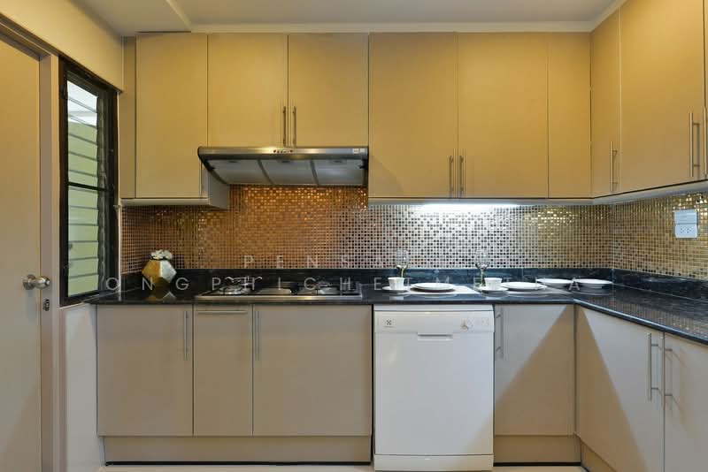 G.P. Grande Tower, Bangkok, 55 Sukhumvit 23, Khlongtoei Nua, Watthana, Bangkok, 3 Bedrooms, 260 sqm, Apartment For Rent, by Pensasi Ongphichetmetha, 500215005 - DDproperty.com