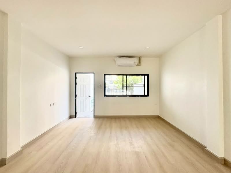 Ketnuti Garden Ladprao, Bangkok, Soi Ladprao 94, Phlapphla, Wang Thonglang, Bangkok, 2 Bedrooms, 110 sqm, Townhouse For Sale, by NR AGENT, 500215036 - DDproperty.com