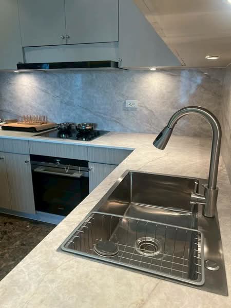 Royal Residence Park, Bangkok, 99 Royal Resident Park Lumphini, Lumphini, Pathum Wan, Bangkok, 3 Bedrooms, 220 sqm, Condo For Rent, by Virin W., 500215049 - DDproperty.com