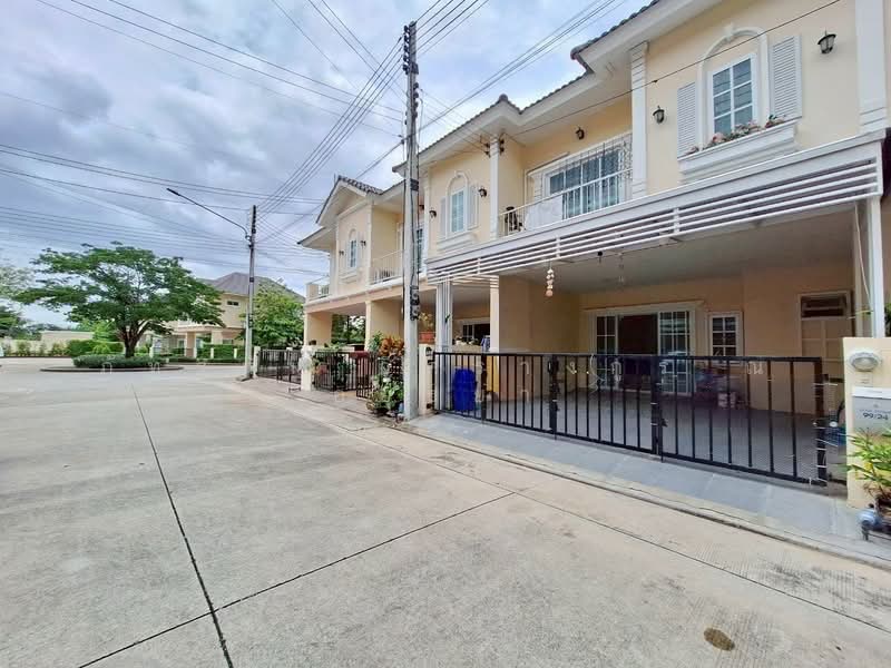 หมู่บ้านดีญ่าทาวน์ ติวานนท์-รังสิต ถนนรังสิต-ปทุมธานี ตำบลบ้านกลาง อำเภอเมืองปทุมธานี จังหวัดปทุมธ, Pathum Thani, รังสิต-ปทุมธานี, Ban Klang, Muang Pathum Thani, Pathum Thani, 4 Bedrooms, 137 sqm, Townhouse For Sale, by ภัทรนัน อิศรางกูร ณ อยุธยา, 500215096 - DDproperty.com