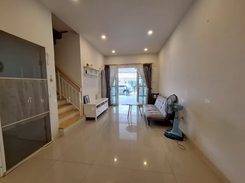 หมู่บ้านดีญ่าทาวน์ ติวานนท์-รังสิต ถนนรังสิต-ปทุมธานี ตำบลบ้านกลาง อำเภอเมืองปทุมธานี จังหวัดปทุมธ, Pathum Thani, รังสิต-ปทุมธานี, Ban Klang, Muang Pathum Thani, Pathum Thani, 4 Bedrooms, 137 sqm, Townhouse For Sale, by ภัทรนัน อิศรางกูร ณ อยุธยา, 500215096 - DDproperty.com