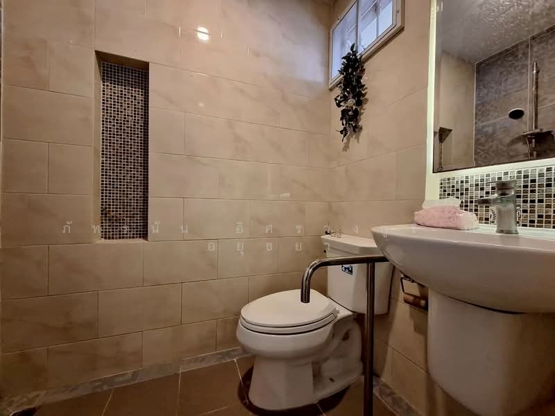 หมู่บ้านดีญ่าทาวน์ ติวานนท์-รังสิต ถนนรังสิต-ปทุมธานี ตำบลบ้านกลาง อำเภอเมืองปทุมธานี จังหวัดปทุมธ, ปทุมธานี, รังสิต-ปทุมธานี, บ้านกลาง, เมืองปทุมธานี, ปทุมธานี, 137 ตร.ม., ทาวน์เฮ้าส์ ขาย, โดย ภัทรนัน อิศรางกูร ณ อยุธยา, 500215096 - DDproperty.com