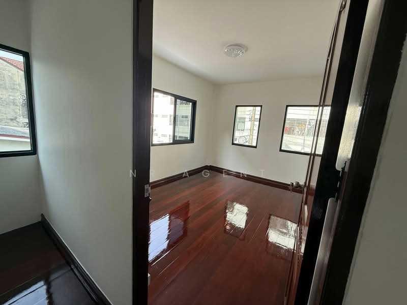 For Sale - บ้านแฝด ซอย เอกชัย67, Bangkok