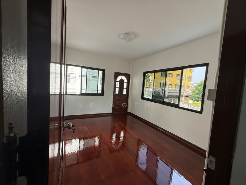 For Sale - บ้านแฝด ซอย เอกชัย67, Bangkok