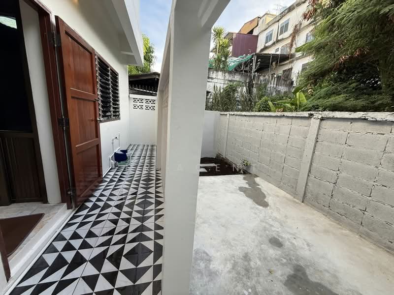 For Sale - บ้านแฝด ซอย เอกชัย67, Bangkok