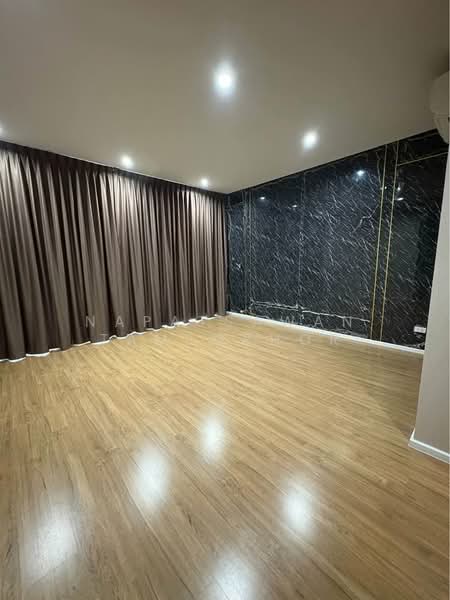 Baan Klang Muang Ramintra-Watcharapol, Bangkok, Chalong Rat Expressway, O-Ngoen, Sai Mai, Bangkok, 3 Bedrooms, 160 sqm, Townhouse For Rent, by Napatsawan Tamjorhor, 500215258 - DDproperty.com