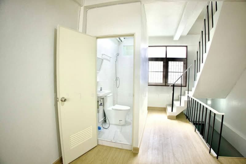 Commercial Building for Rent: Soi Sathorn 11, Junction 3, Bangkok, สาทร, Yan Nawa, Sathon, Bangkok, , 180 sqm, Shophouse For Rent, by ศราวุธ วัฒนานนท์, 500215310 - DDproperty.com