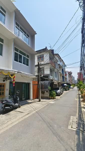 Commercial Building for Rent: Soi Sathorn 11, Junction 3, Bangkok, สาทร, Yan Nawa, Sathon, Bangkok, , 180 sqm, Shophouse For Rent, by ศราวุธ วัฒนานนท์, 500215310 - DDproperty.com