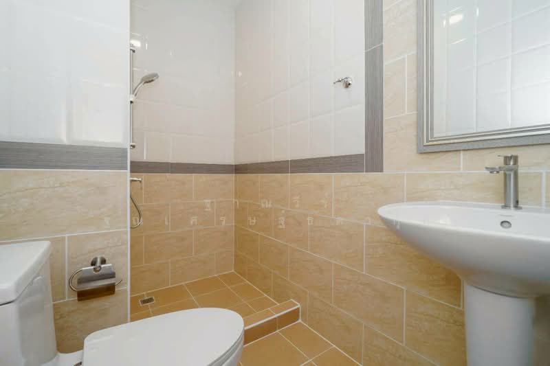 Golden Town Onnut-Pattanakarn, Bangkok, 199 Soi On Nut 65 Yeak 14, Prawet, Prawet, Bangkok, 4 Bedrooms, 113 sqm, Townhouse For Sale, by Tharnavee Tharnasetthadakul, 500215368 - DDproperty.com