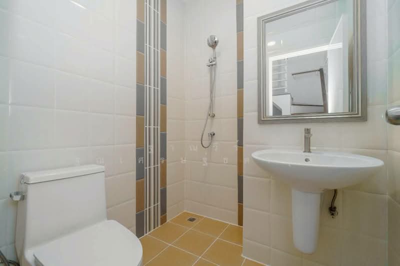 Golden Town Onnut-Pattanakarn, Bangkok, 199 Soi On Nut 65 Yeak 14, Prawet, Prawet, Bangkok, 4 Bedrooms, 113 sqm, Townhouse For Sale, by Tharnavee Tharnasetthadakul, 500215368 - DDproperty.com