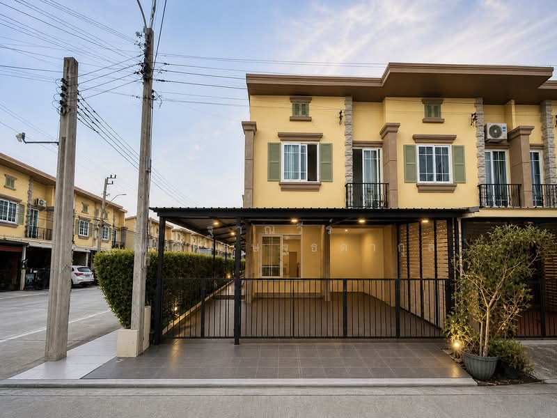 Golden Town Onnut-Pattanakarn, Bangkok, 199 Soi On Nut 65 Yeak 14, Prawet, Prawet, Bangkok, 4 Bedrooms, 113 sqm, Townhouse For Sale, by Tharnavee Tharnasetthadakul, 500215368 - DDproperty.com
