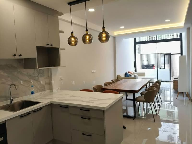 Townhouse Ekkamai 22, Bangkok, เอกมัย, Khlong Tan Nua, Watthana, Bangkok, 3 Bedrooms, 200 sqm, Townhouse For Rent, by ปรินทร์ญาดา ชิณโชติ, 500215382 - DDproperty.com