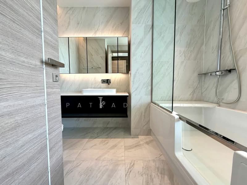 The Room Sukhumvit 38, Bangkok, Soi Sukhumvit 38, Phra Kanong, Khlong Toei, Bangkok, 2 Bedrooms, 77 sqm, Condo For Sale, by Lapatrada Haus, 500215396 - DDproperty.com