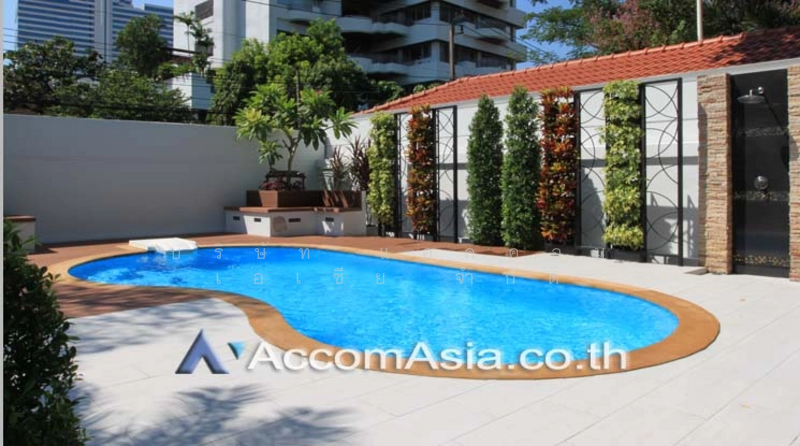 ให้เช่า - Garden, Private Swimming Pool Tropical-Style Home with Pool and Lush Garden, กรุงเทพ