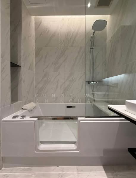 The Room Sukhumvit 38, Bangkok, Soi Sukhumvit 38, Phra Kanong, Khlong Toei, Bangkok, 1 Bedroom, 45 sqm, Condo For Rent, by Rungtiwa Chinchai, 500215531 - DDproperty.com