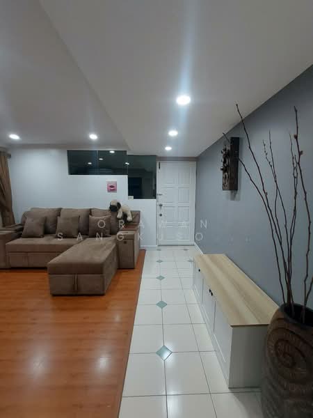 Palm Pavilion Condominium : ปาล์ม พาวิลเลี่ยน คอนโดมิเนียม, กรุงเทพ, 106 ซอย นาวิน, ช่องนนทรี, ยานนาวา, กรุงเทพ, 68 ตร.ม., คอนโด ขาย, โดย Orawan Sangkusolwong, 500215533 - DDproperty.com