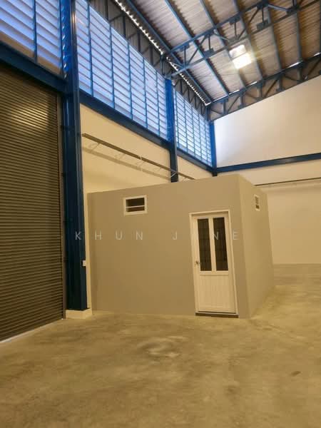 For Rent - Warehouse for rent located on Theparak Road, Samut Prakan.(SPSJP236), Samut Prakan