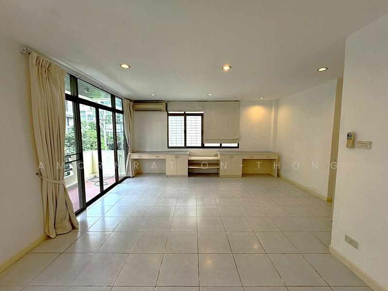 House, Bangkok, Khlong Tan Nua, Watthana, Bangkok, 4 Bedrooms, 282 sqm, Single Detached House For Rent, by Amornrat On-Thong, 500215571 - DDproperty.com