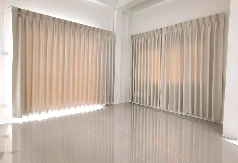 For Rent: Fully Renovated 2-Storey Single House in Nam Daeng – Thepharak (SPSSR148), Bangkok, หทัยราษฎร์6, Bang Chun, Khlong Sam Wa, Bangkok, 3 Bedrooms, 160 sqm, Single Detached House For Rent, by Khun Poon, 500215613 - DDproperty.com