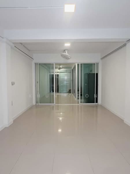 Home office for rent near BTS Bang Chak only 100 m. (SPSSR149), Bangkok, สุขุมวิท95, Bang Chak, Phra Khanong, Bangkok, 5 Bedrooms, 240 sqm, Single Detached House For Rent, by Khun Poon, 500215637 - DDproperty.com