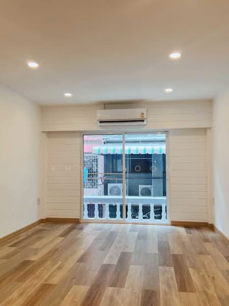 Home office for rent near BTS Bang Chak only 100 m. (SPSSR149), Bangkok, สุขุมวิท95, Bang Chak, Phra Khanong, Bangkok, 5 Bedrooms, 240 sqm, Single Detached House For Rent, by Khun Poon, 500215637 - DDproperty.com