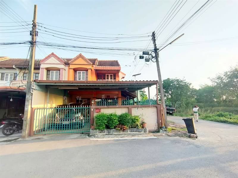 For Sale - ทาวน์เฮ้าส์ 2 ชั้น 33.8 ตร.ว. หมู่บ้านพูนลาภ ซอยเวิร์คพอยท์, Pathum Thani