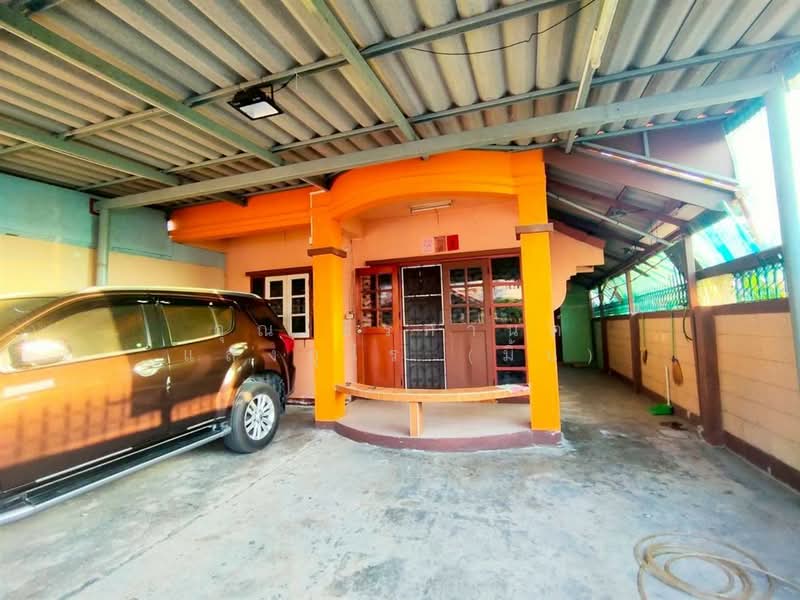 For Sale - ทาวน์เฮ้าส์ 2 ชั้น 33.8 ตร.ว. หมู่บ้านพูนลาภ ซอยเวิร์คพอยท์, Pathum Thani