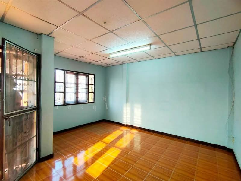 For Sale - ทาวน์เฮ้าส์ 2 ชั้น 33.8 ตร.ว. หมู่บ้านพูนลาภ ซอยเวิร์คพอยท์, Pathum Thani