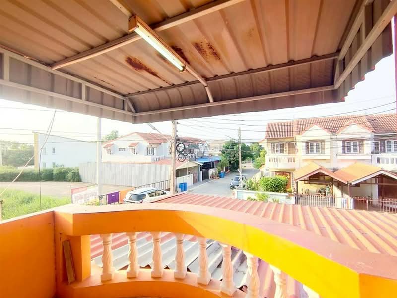 For Sale - ทาวน์เฮ้าส์ 2 ชั้น 33.8 ตร.ว. หมู่บ้านพูนลาภ ซอยเวิร์คพอยท์, Pathum Thani