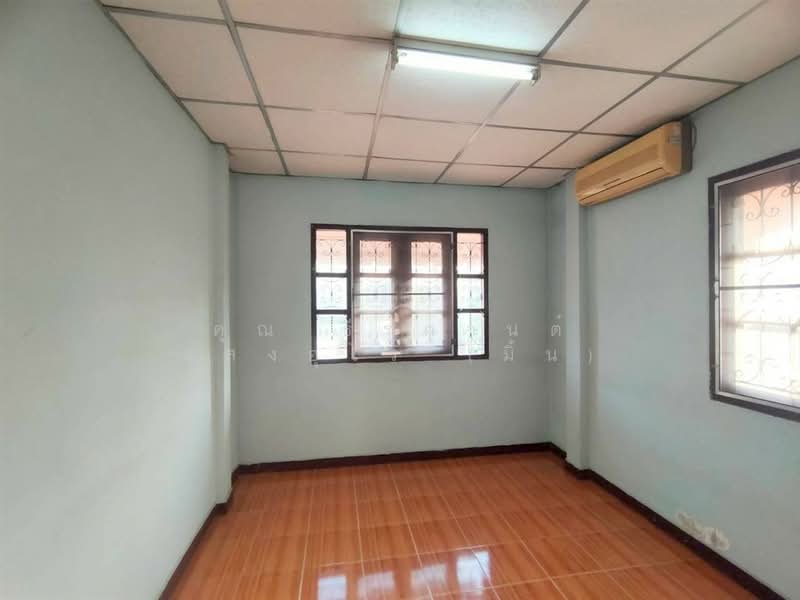 ขาย - ทาวน์เฮ้าส์ 2 ชั้น 33.8 ตร.ว. หมู่บ้านพูนลาภ ซอยเวิร์คพอยท์, ปทุมธานี