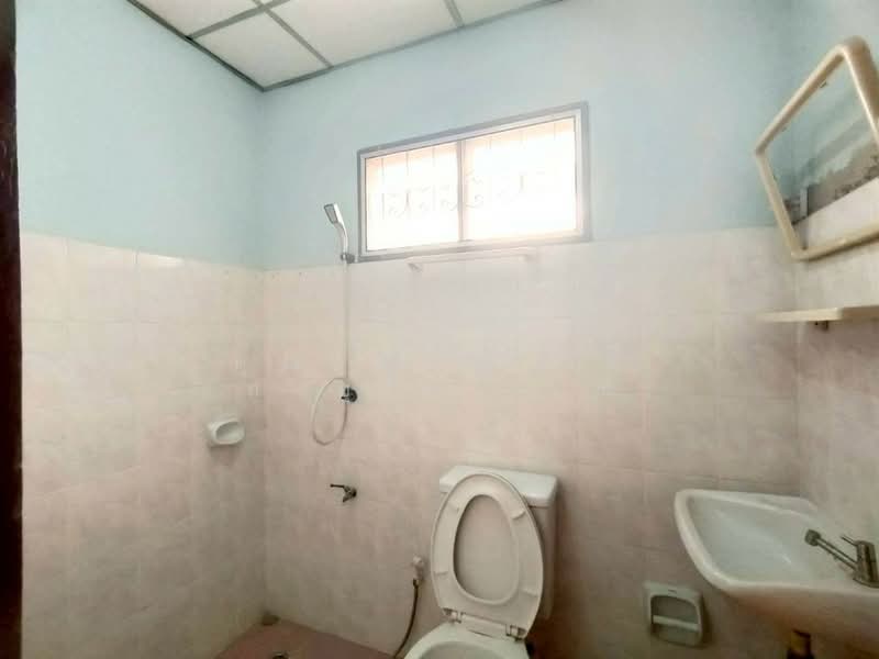 ขาย - ทาวน์เฮ้าส์ 2 ชั้น 33.8 ตร.ว. หมู่บ้านพูนลาภ ซอยเวิร์คพอยท์, ปทุมธานี