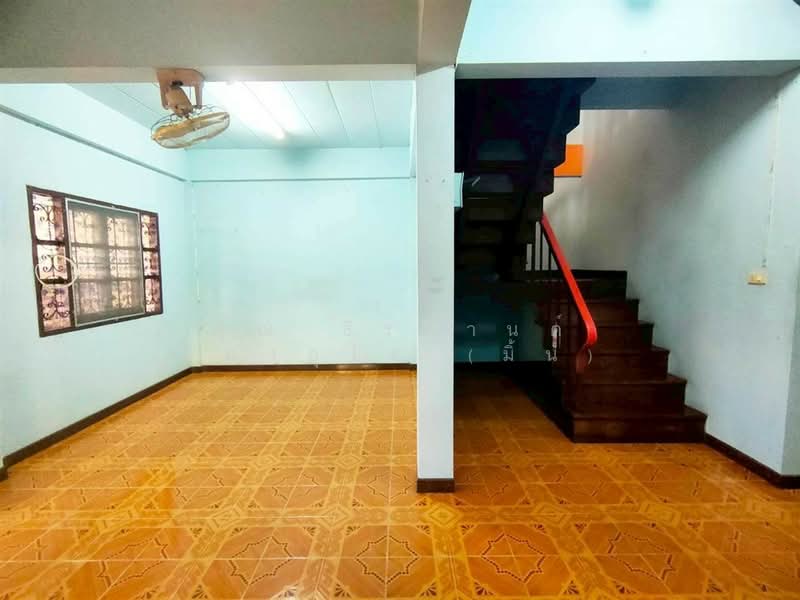 For Sale - ทาวน์เฮ้าส์ 2 ชั้น 33.8 ตร.ว. หมู่บ้านพูนลาภ ซอยเวิร์คพอยท์, Pathum Thani