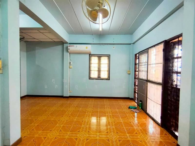 For Sale - ทาวน์เฮ้าส์ 2 ชั้น 33.8 ตร.ว. หมู่บ้านพูนลาภ ซอยเวิร์คพอยท์, Pathum Thani