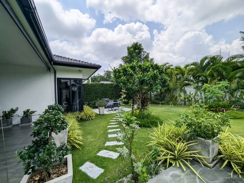 Huai Yai Pool Villa for Sale 3 Bedroom House with Large Garden, Chon Buri (Pattaya), Bang Lamung, Bang Lamung (Pattaya), Chon Buri (Pattaya), 3 Bedrooms, 520 sqm, Villa For Sale, by PLC real estate, 500215682 - DDproperty.com
