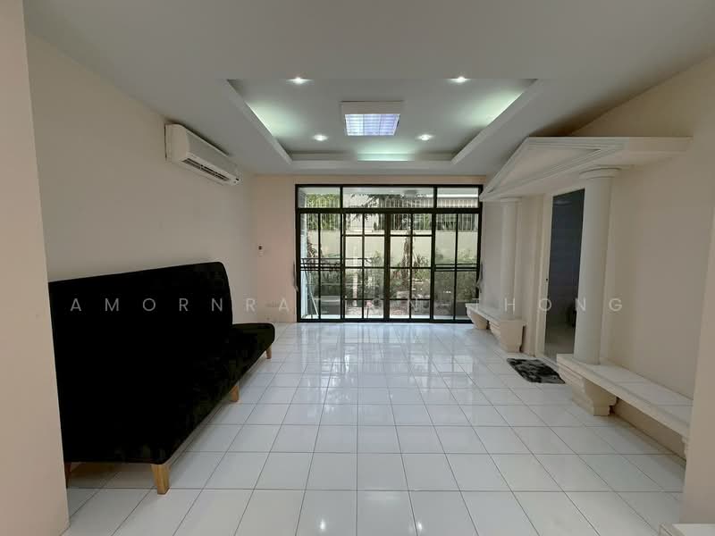 ทาวเฮ้าท์, กรุงเทพ, คลองตันเหนือ, วัฒนา, กรุงเทพ, 420 ตร.ม., พื้นที่ขายของ ให้เช่า, โดย Amornrat On-Thong, 500215707 - DDproperty.com