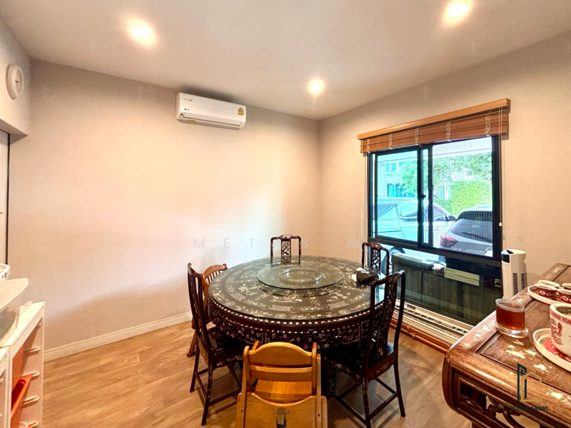 Burasiri Pattanakarn, Bangkok, New Pattanakarn Road, Prawet, Prawet, Bangkok, 4 Bedrooms, 210 sqm, Single Detached House For Sale, by Metas M, 500215717 - DDproperty.com