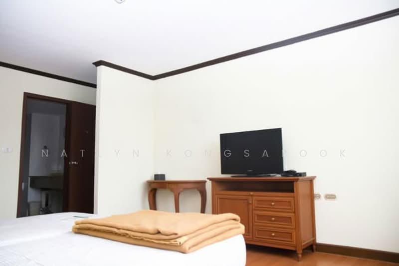 Omni Tower Sukhumvit Nana, Bangkok, 69 Sukhumvit 4 Alley, Khlong Toei, Khlong Toei, Bangkok, 1 Bedroom, 65 sqm, Condo For Sale, by Natlyn Kongsapook, 500215727 - DDproperty.com