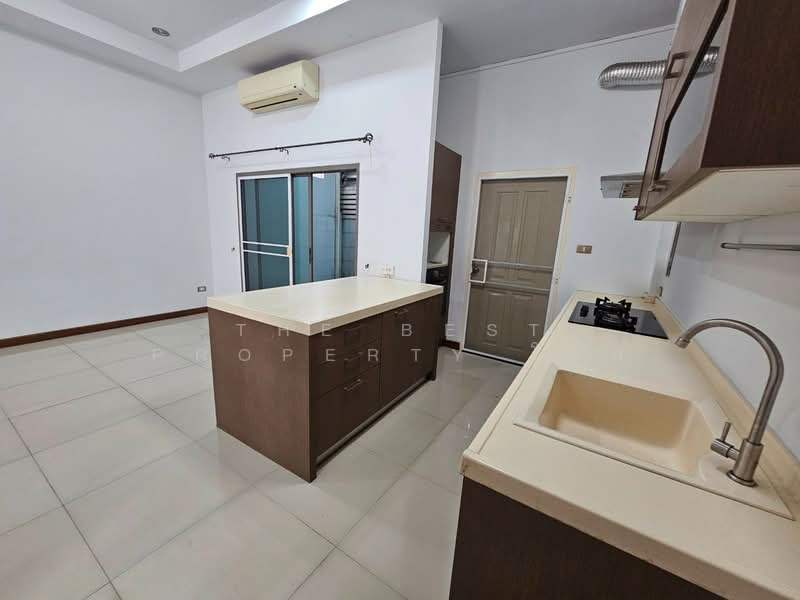 Pattra Mo Town, Nonthaburi, Chaeng Watthana Road, Soi 19, Bang Phut, Pak Kret, Nonthaburi, 3 Bedrooms, 230 sqm, Townhouse For Sale, by The Best Property โจ๊ก, 500215735 - DDproperty.com