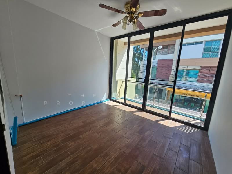 Pattra Mo Town, Nonthaburi, Chaeng Watthana Road, Soi 19, Bang Phut, Pak Kret, Nonthaburi, 3 Bedrooms, 230 sqm, Townhouse For Sale, by The Best Property โจ๊ก, 500215735 - DDproperty.com