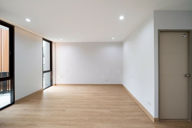 ทาวน์โฮม 3 ชั้น คู้บอน 27, Bangkok, Ram Inthra, Khan Na Yao, Bangkok, 3 Bedrooms, 228 sqm, Townhouse For Sale, by อรวรรณ เหนี่ยวสุภาพ, 500215752 - DDproperty.com