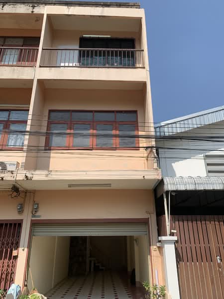 พร้อมเจรจาทุกราคา !! ขายถูกตึกแถวอาคารพาณิชย์รีโนเวทใหม่ขนาด 37.2 ตร.วา 3 ชั้น ใช้สอย 145 ตร.ม, Bangkok, Lat Yao, Chatuchak, Bangkok, , 145 sqm, Shophouse For Sale, by คุณเพ้ง, 500215762 - DDproperty.com