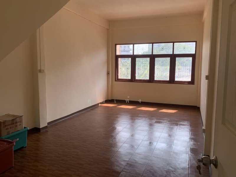 พร้อมเจรจาทุกราคา !! ขายถูกตึกแถวอาคารพาณิชย์รีโนเวทใหม่ขนาด 37.2 ตร.วา 3 ชั้น ใช้สอย 145 ตร.ม, กรุงเทพ, ลาดยาว, จตุจักร, กรุงเทพ, 145 ตร.ม., ตึกแถว-อาคารพาณิชย์ ขาย, โดย คุณเพ้ง, 500215762 - DDproperty.com