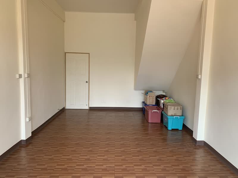 พร้อมเจรจาทุกราคา !! ขายถูกตึกแถวอาคารพาณิชย์รีโนเวทใหม่ขนาด 37.2 ตร.วา 3 ชั้น ใช้สอย 145 ตร.ม, Bangkok, Lat Yao, Chatuchak, Bangkok, , 145 sqm, Shophouse For Sale, by คุณเพ้ง, 500215762 - DDproperty.com