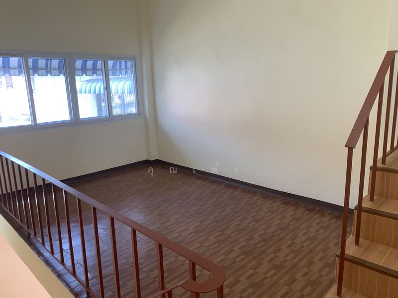 พร้อมเจรจาทุกราคา !! ขายถูกตึกแถวอาคารพาณิชย์รีโนเวทใหม่ขนาด 37.2 ตร.วา 3 ชั้น ใช้สอย 145 ตร.ม, Bangkok, Lat Yao, Chatuchak, Bangkok, , 145 sqm, Shophouse For Sale, by คุณเพ้ง, 500215762 - DDproperty.com