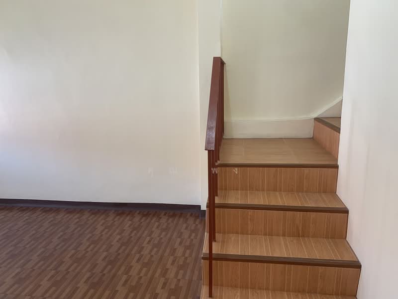 พร้อมเจรจาทุกราคา !! ขายถูกตึกแถวอาคารพาณิชย์รีโนเวทใหม่ขนาด 37.2 ตร.วา 3 ชั้น ใช้สอย 145 ตร.ม, Bangkok, Lat Yao, Chatuchak, Bangkok, , 145 sqm, Shophouse For Sale, by คุณเพ้ง, 500215762 - DDproperty.com