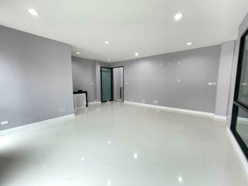 ให้เช่า - ขายและให้เช่าโฮมออฟฟิศ Warehouse ไชน่าทาวน์ ศาลายา โฮมออฟฟิศ 3️⃣ ชั้น + โกดัง, นครปฐม