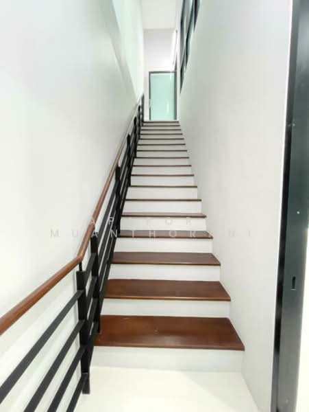 ขายและให้เช่าโฮมออฟฟิศ Warehouse ไชน่าทาวน์ ศาลายา โฮมออฟฟิศ 3 ชั้น + โกดัง, Nakhon Pathom, Salaya, Phuttha Mon Thon, Nakhon Pathom, 1 Bedroom, 312 sqm, Townhouse For Rent, by Apaporn Muanthorani, 500215766 - DDproperty.com