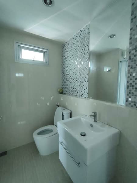 Life Ratchadapisek, Bangkok, 279 Ratchadapisaek Road, Huai Khwang, Huai Khwang, Bangkok, 2 Bedrooms, 56 sqm, Condo For Rent, by หทัยชนก แสนเสร็จ, 500215777 - DDproperty.com